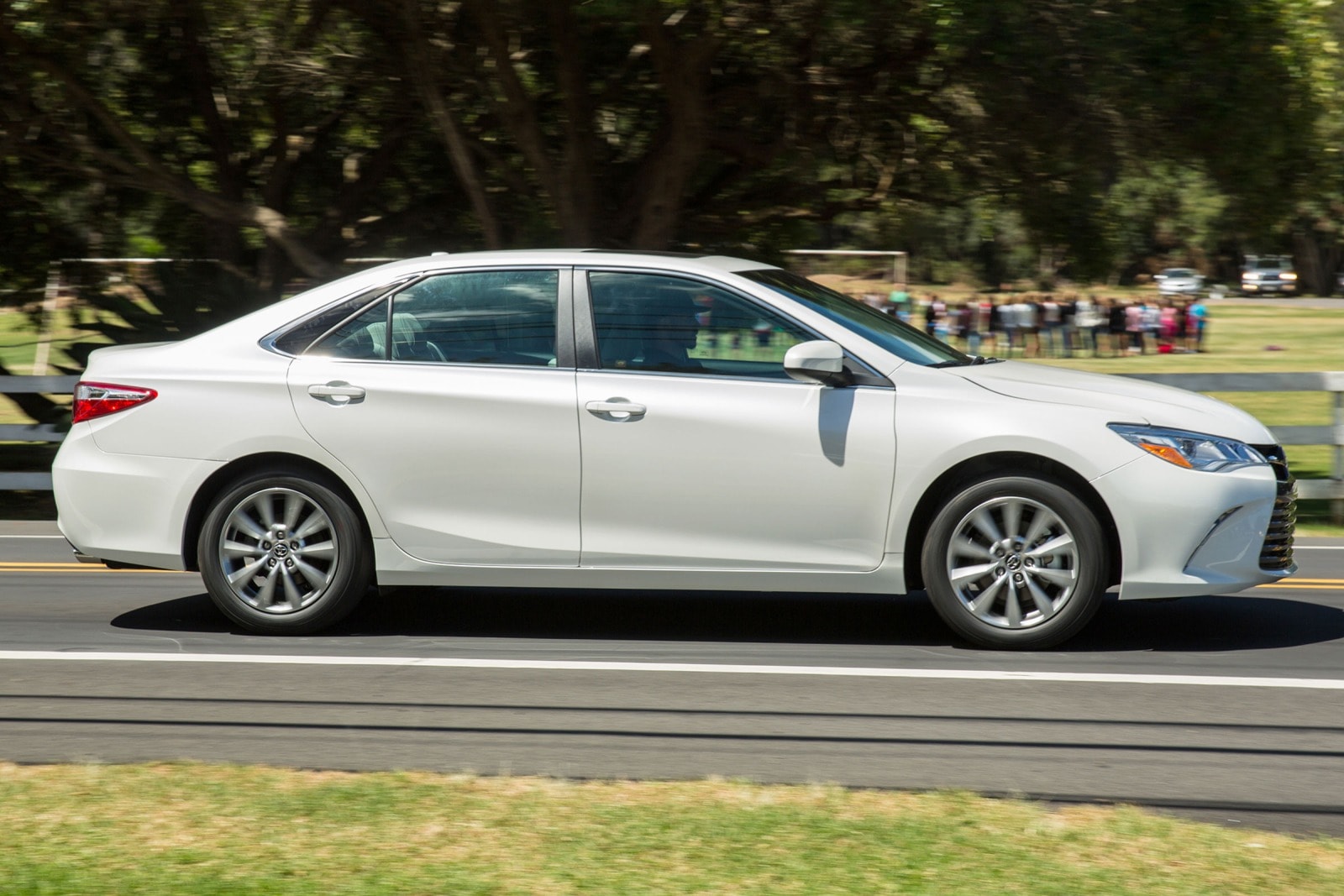 2016 Toyota Camry exterior F