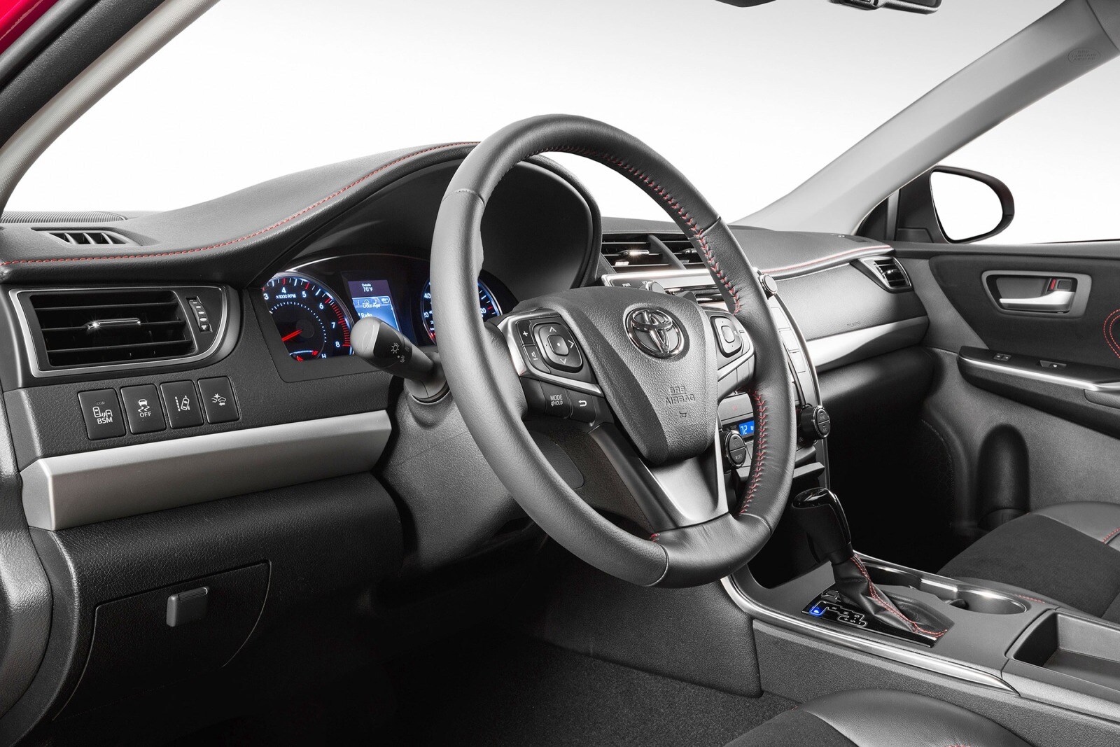 2016 Toyota Camry interior SWD