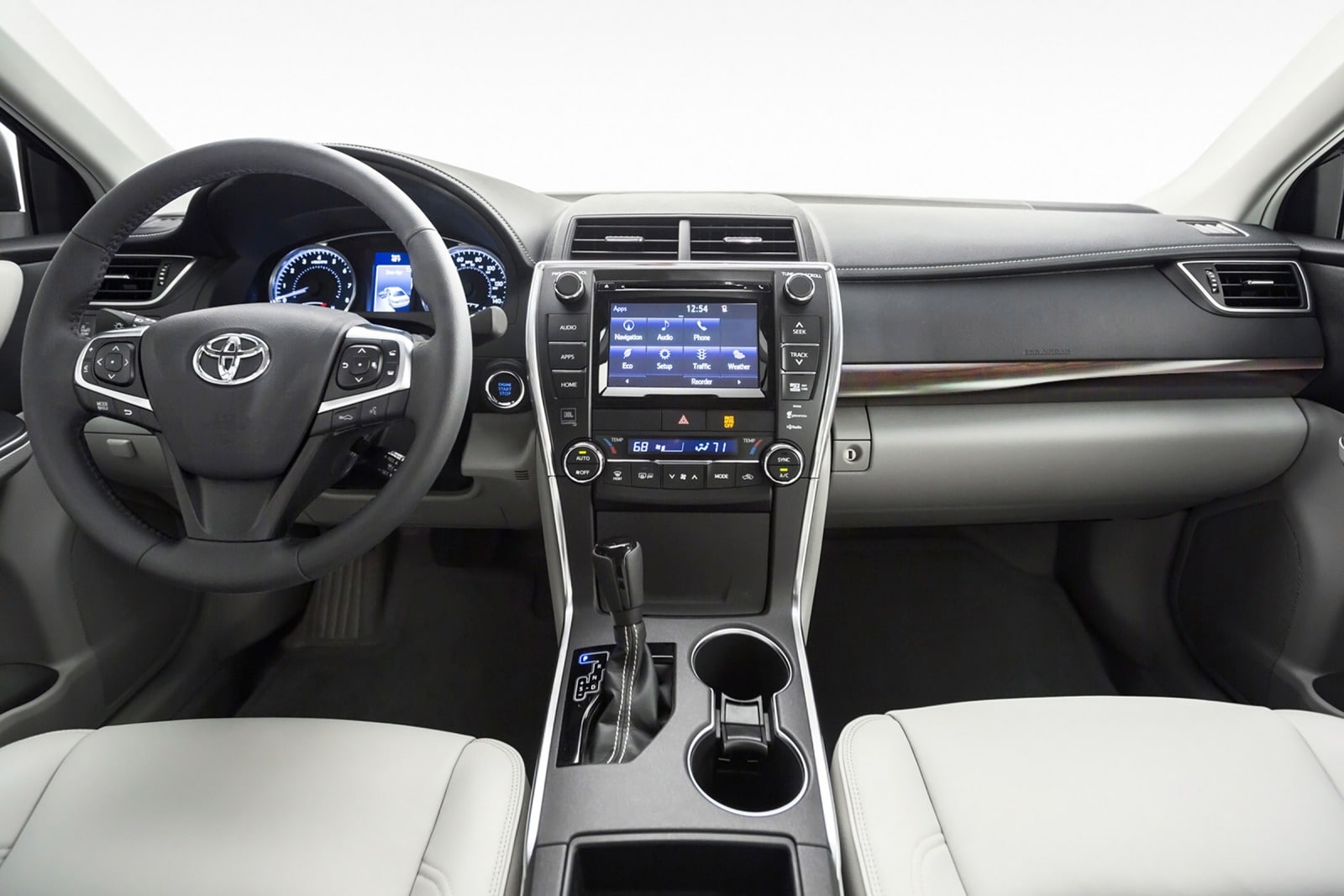 2017 Toyota Camry Hybrid interior D