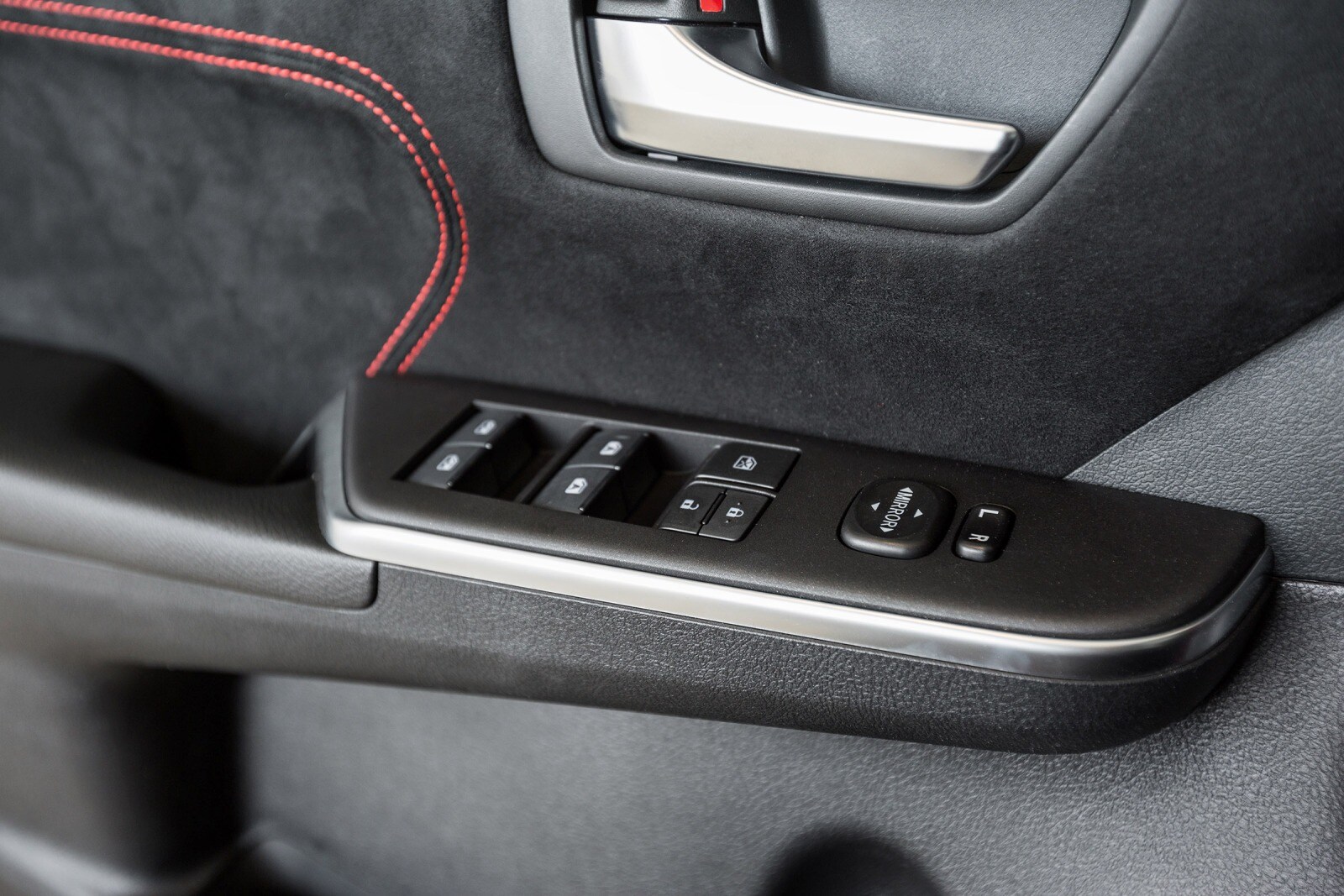 2017 Toyota Camry Hybrid interior DETAIL