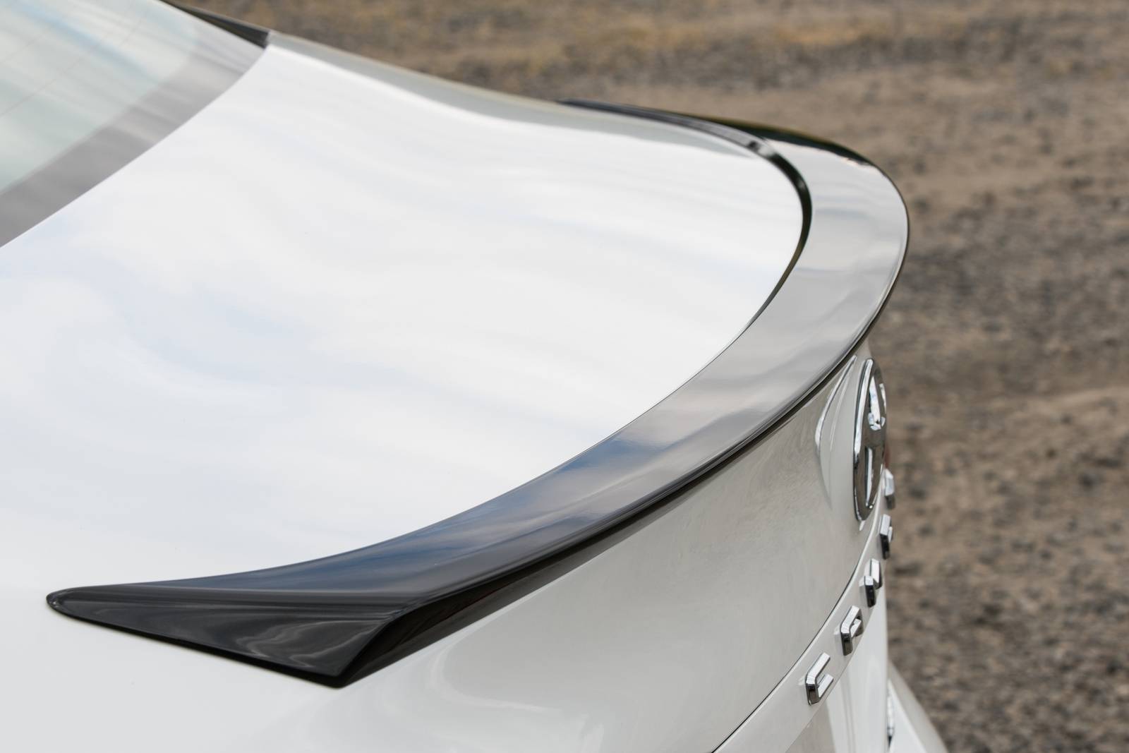 2020 Toyota Camry Hybrid exterior EDETAIL