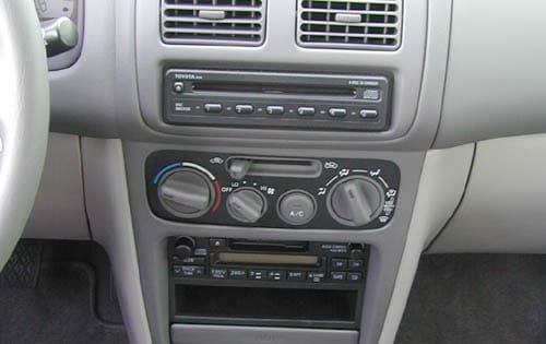 2000 Toyota Corolla interior CC