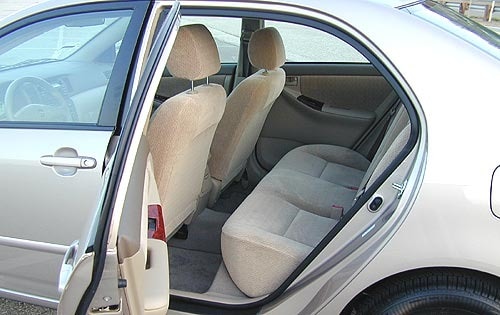 2003 Toyota Corolla interior RI