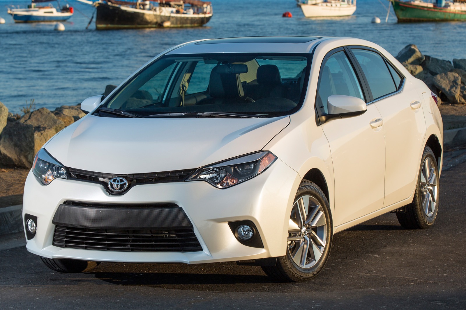 2014 Toyota Corolla exterior FQ