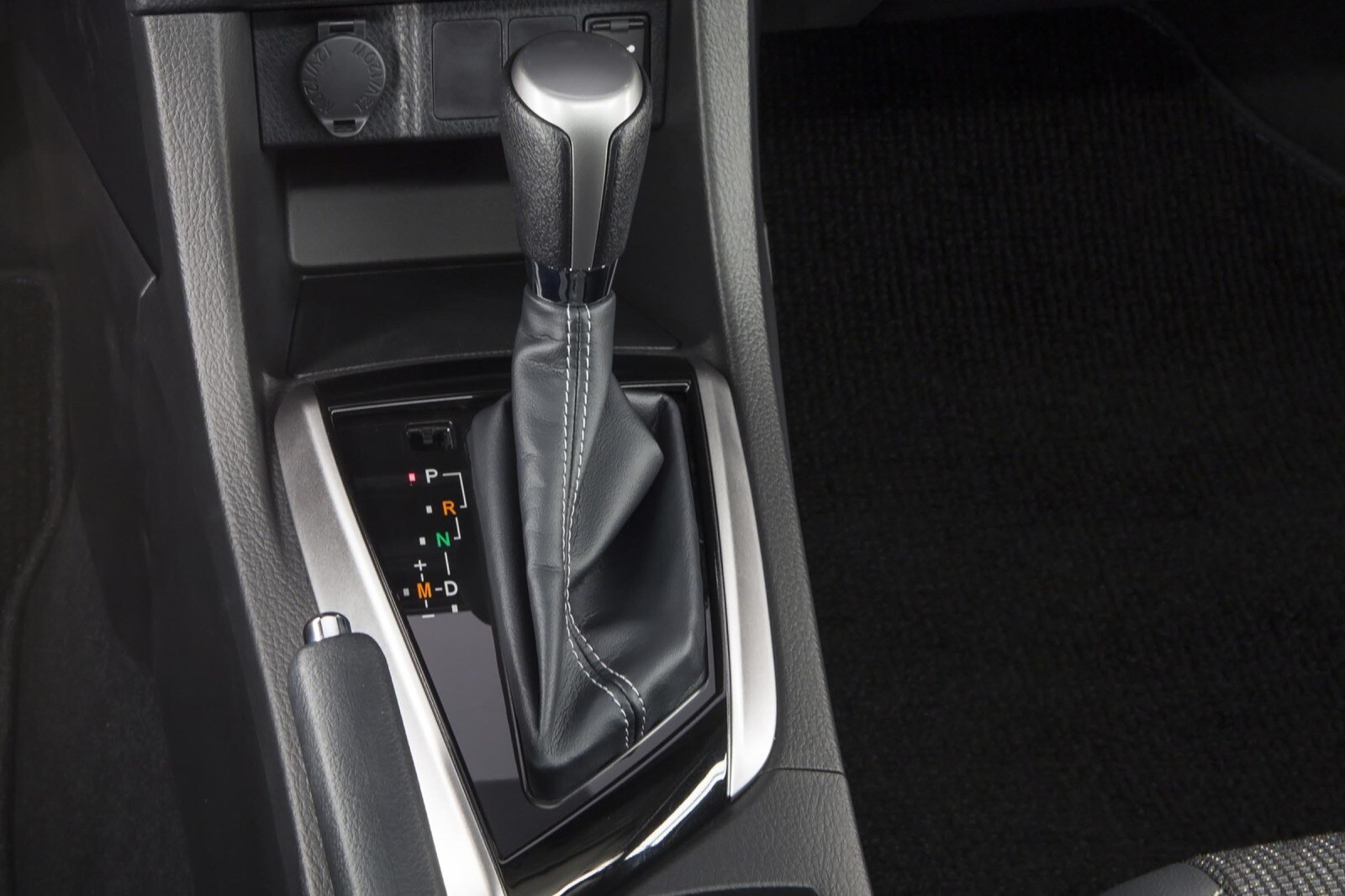 2014 Toyota Corolla interior SHF