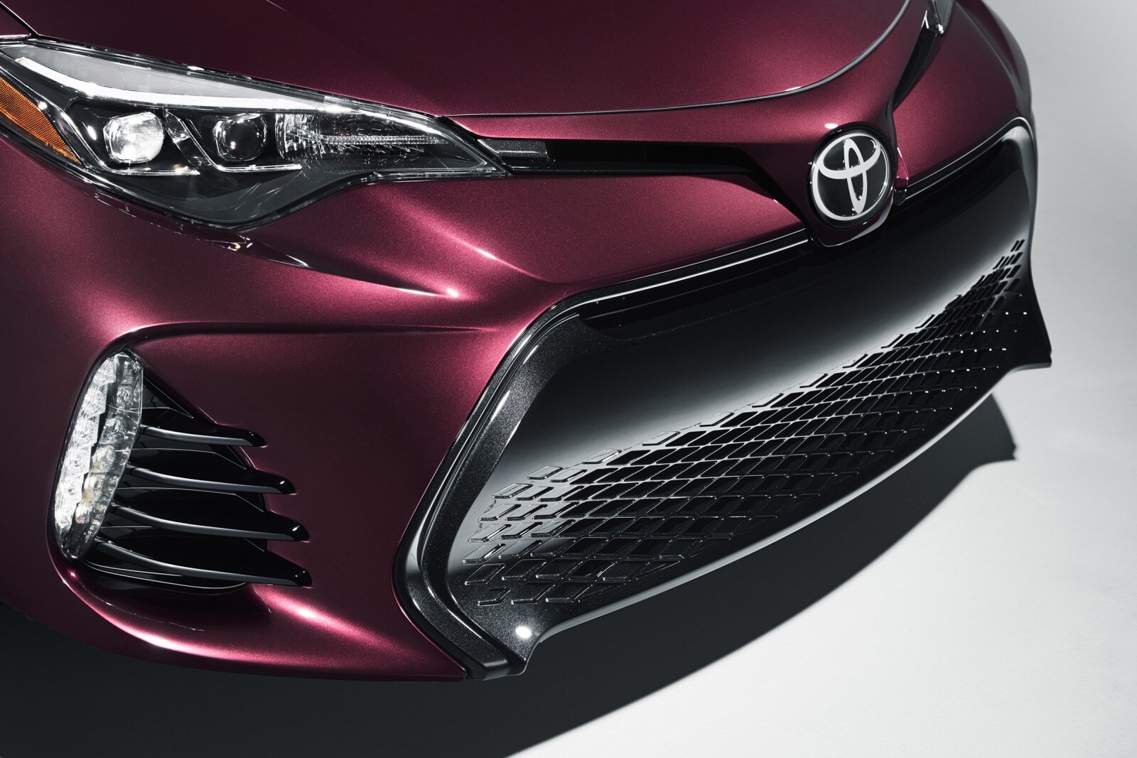 2017 Toyota Corolla exterior FBDG