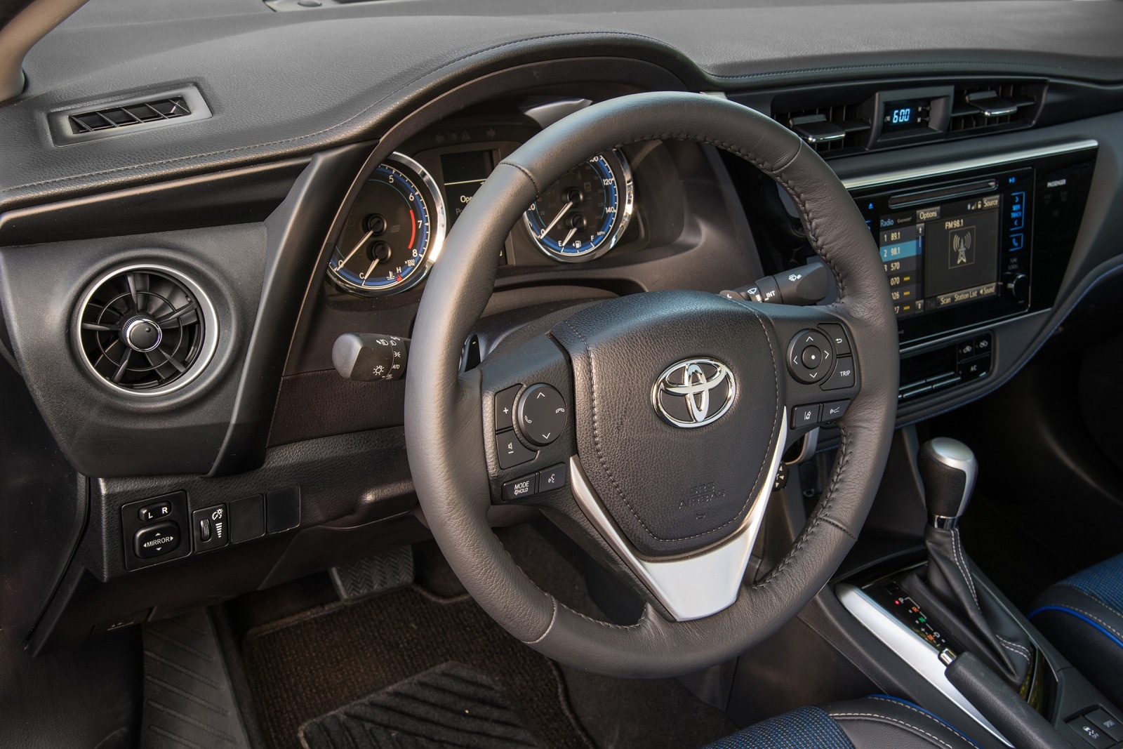 2017 Toyota Corolla interior SWD