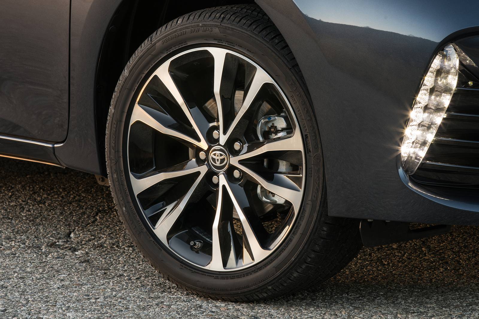 2018 Toyota Corolla exterior W