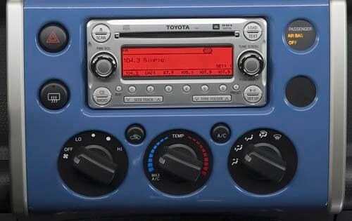 2011 Toyota FJ Cruiser interior CC