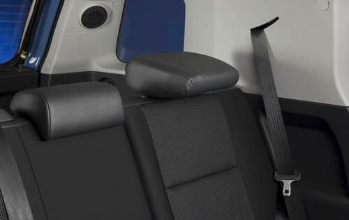 2011 Toyota FJ Cruiser interior DETAIL
