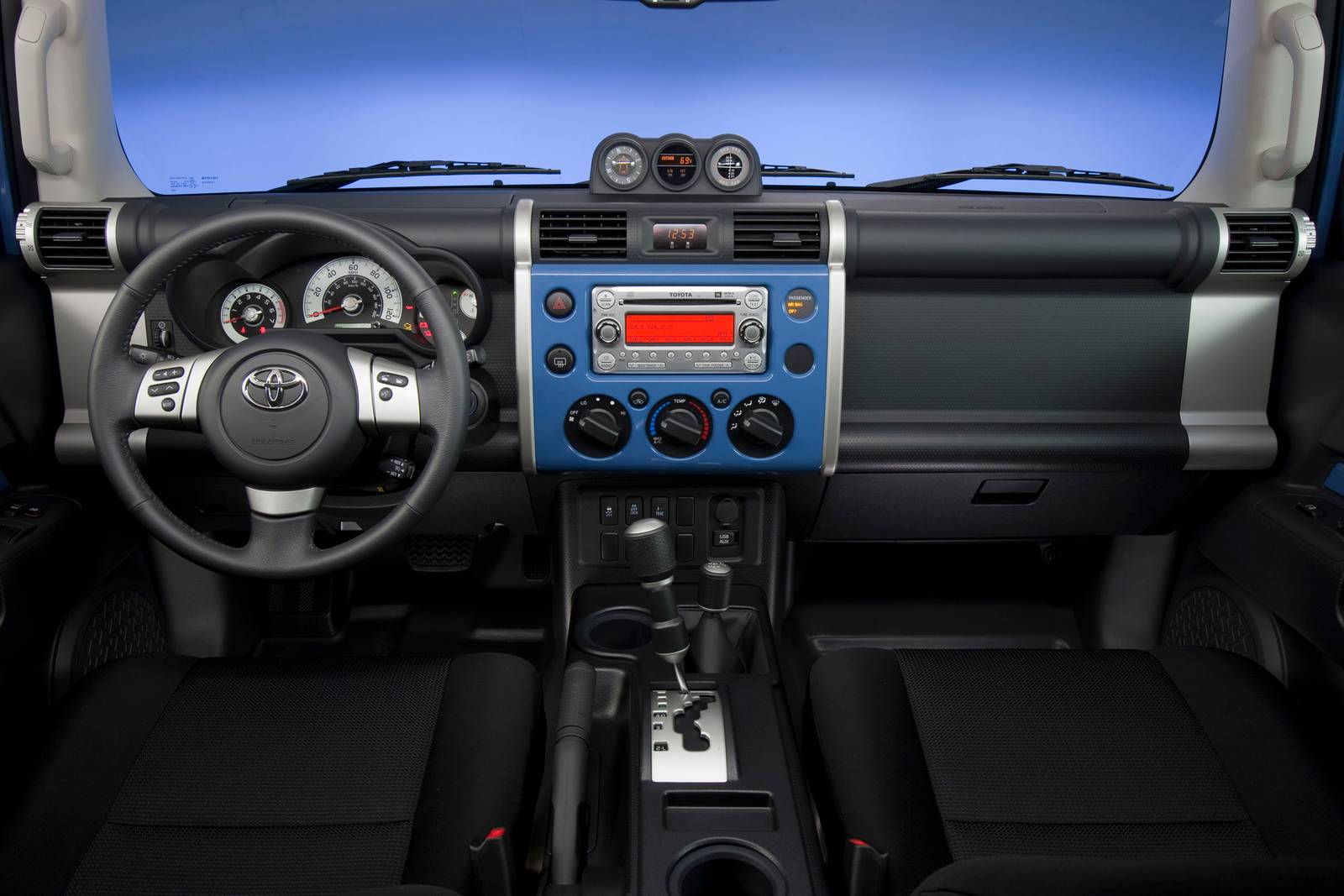2013 Toyota FJ Cruiser interior D