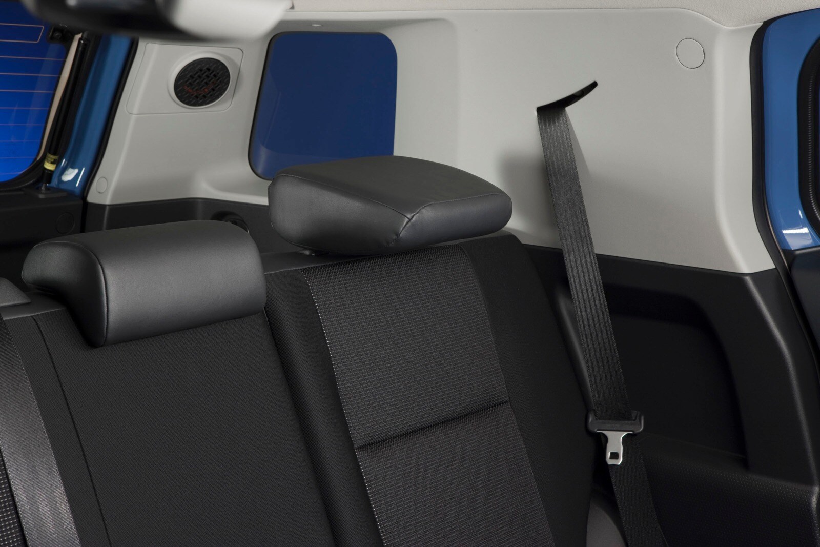 2013 Toyota FJ Cruiser interior DETAIL