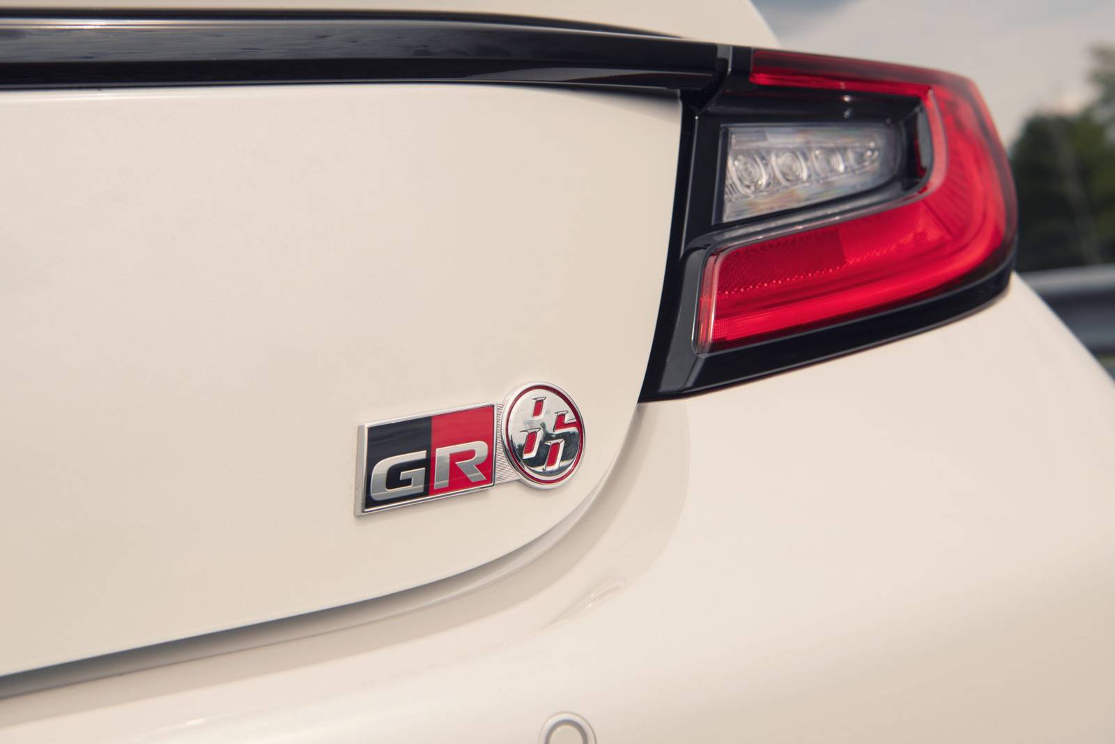 2022 Toyota GR86 — OEM photo 5