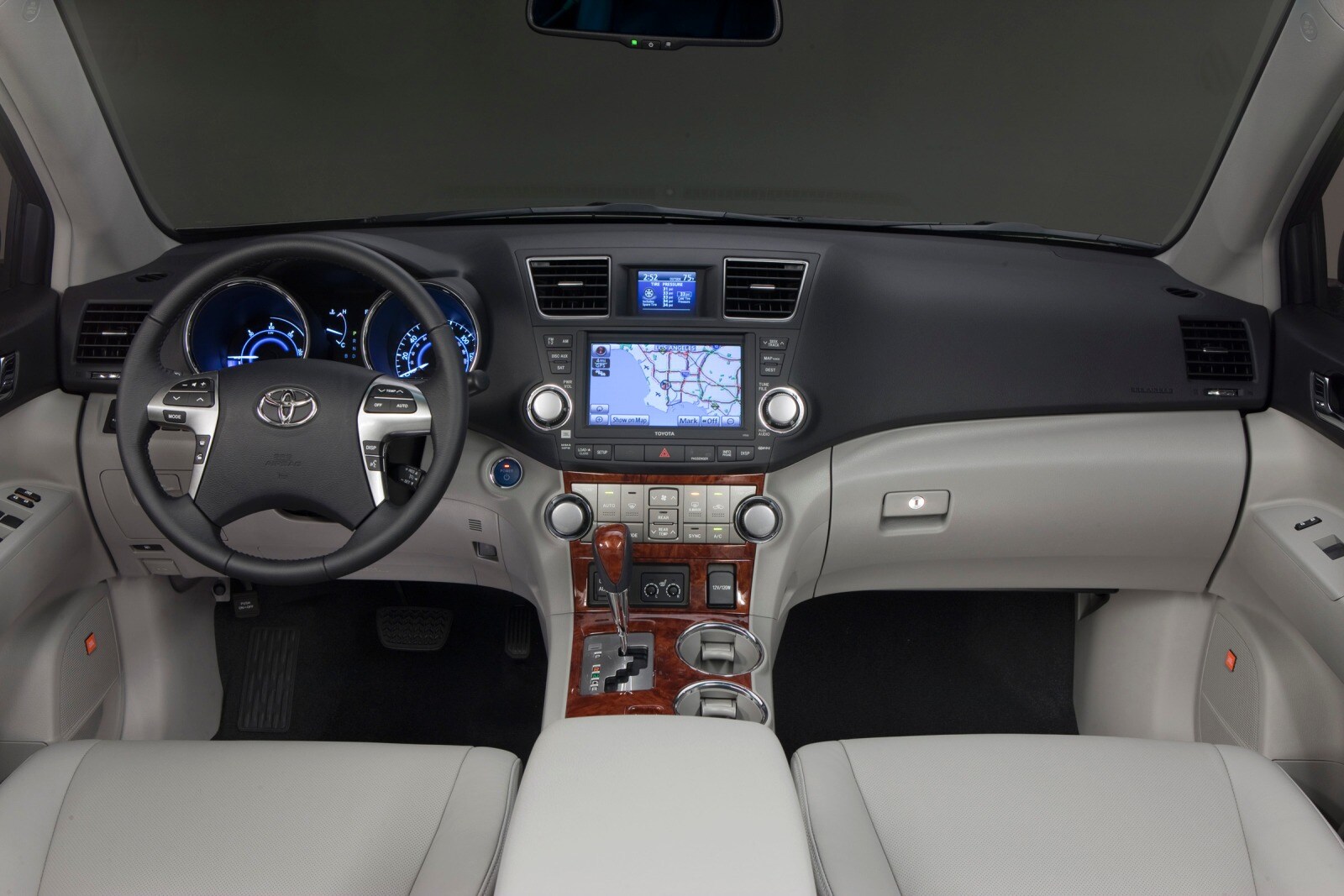 2013 Toyota Highlander interior I