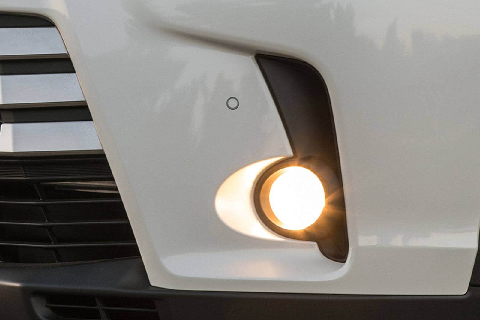 2017 Toyota Highlander exterior FOG