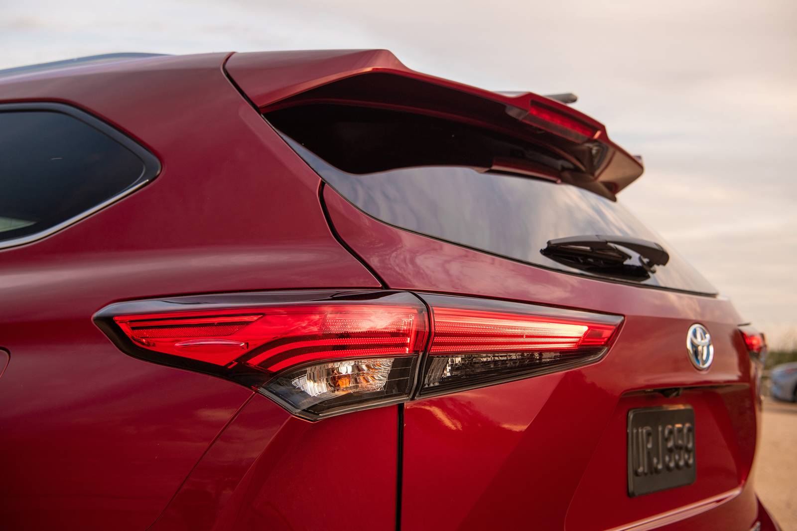 2020 Toyota Highlander exterior EDETAIL