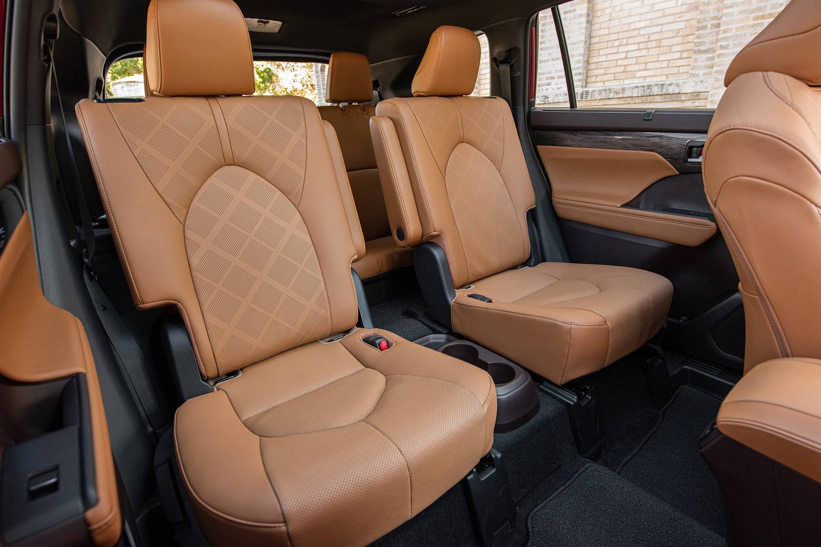 2020 Toyota Highlander interior I