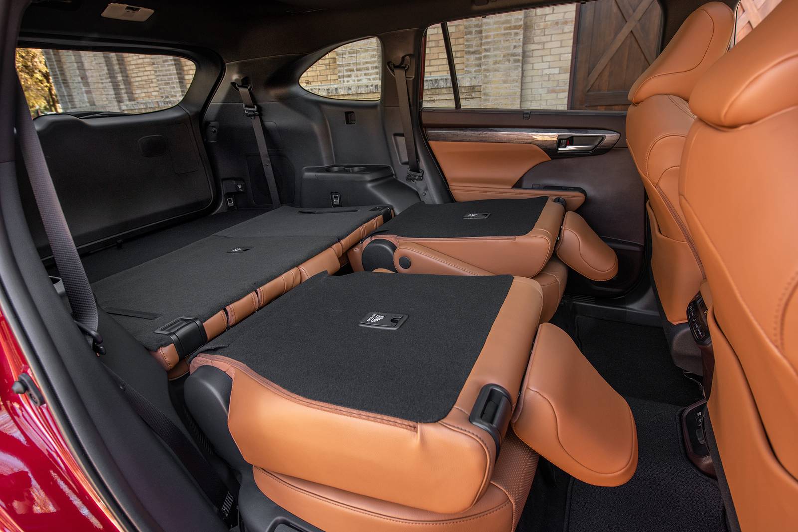 2020 Toyota Highlander interior RSD