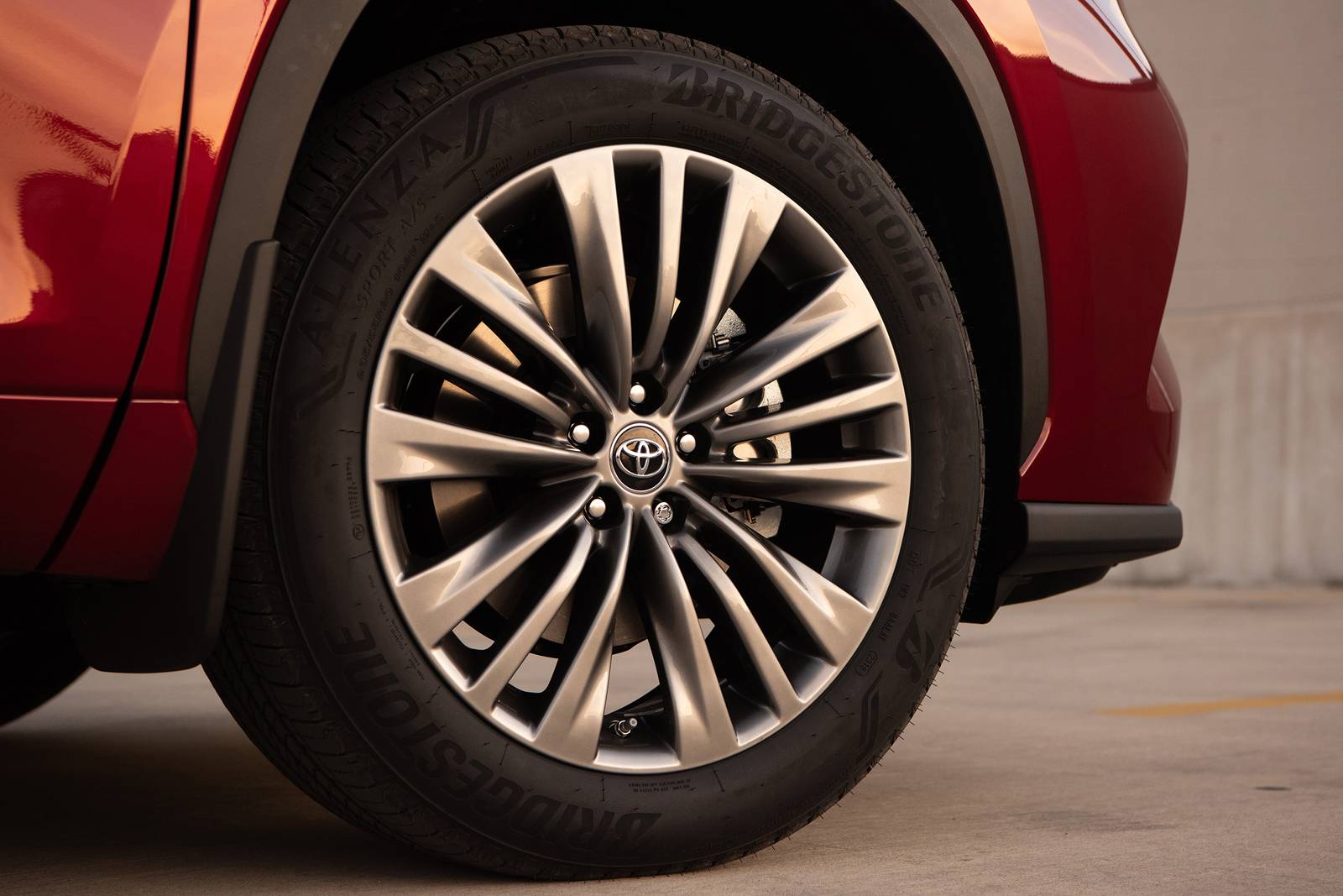 2020 Toyota Highlander exterior W