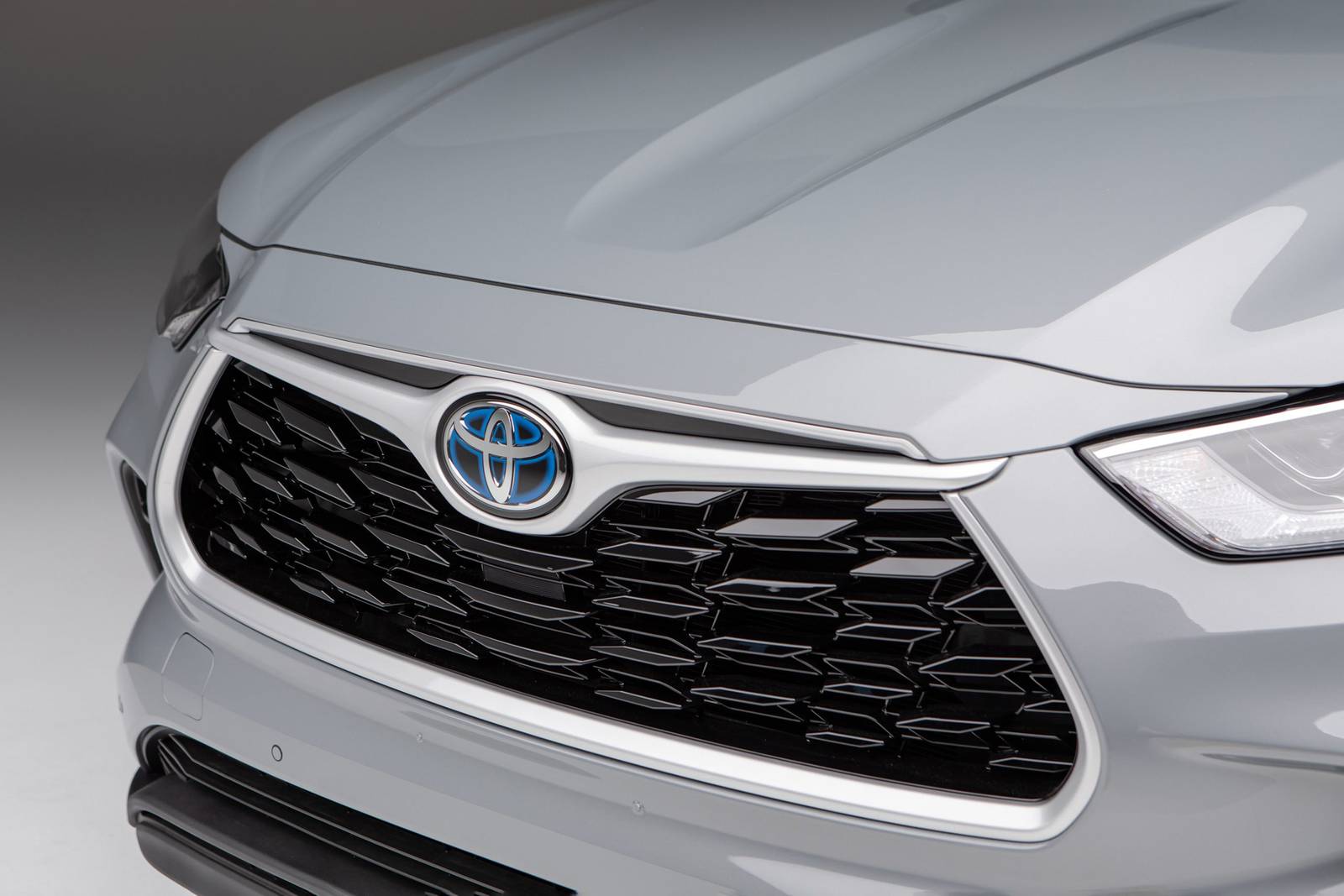 2022 Toyota Highlander exterior FBDG