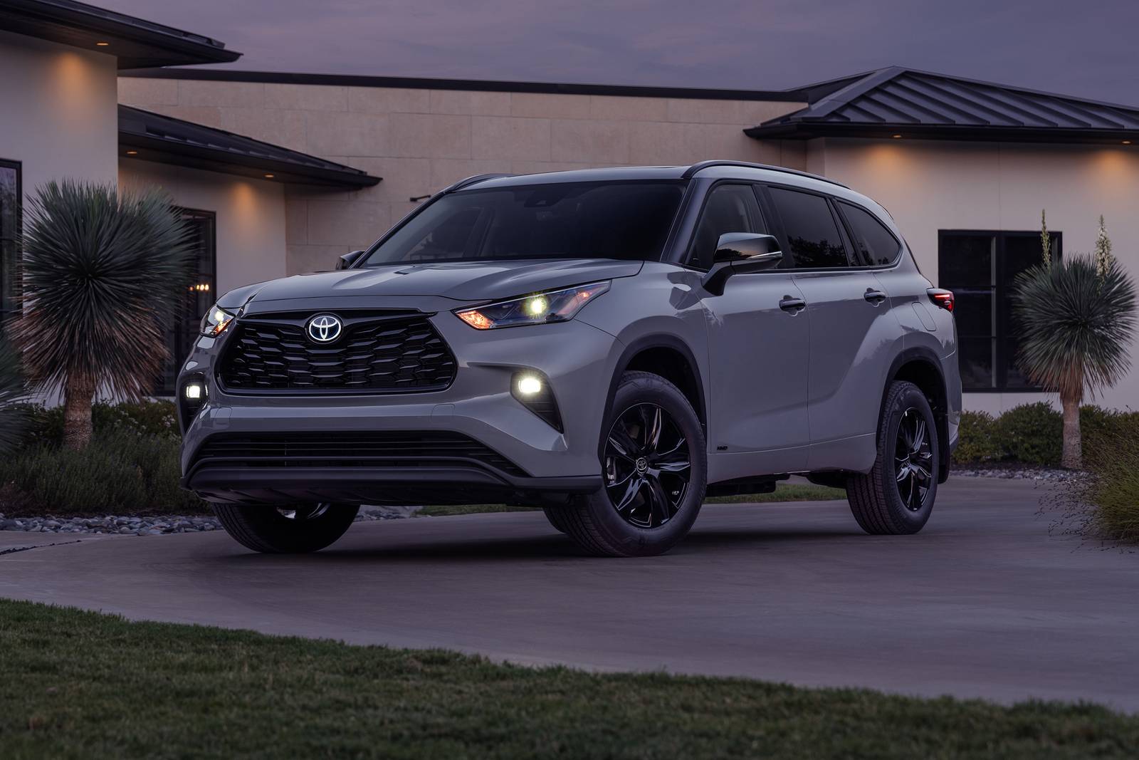 2024 Toyota Highlander exterior FQ
