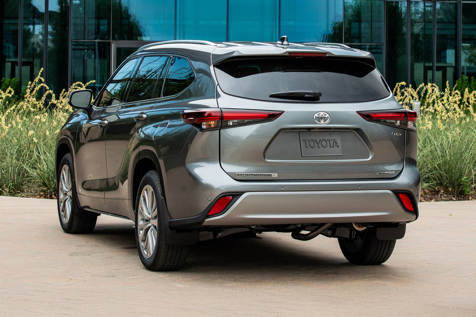 2025 Toyota Highlander exterior F