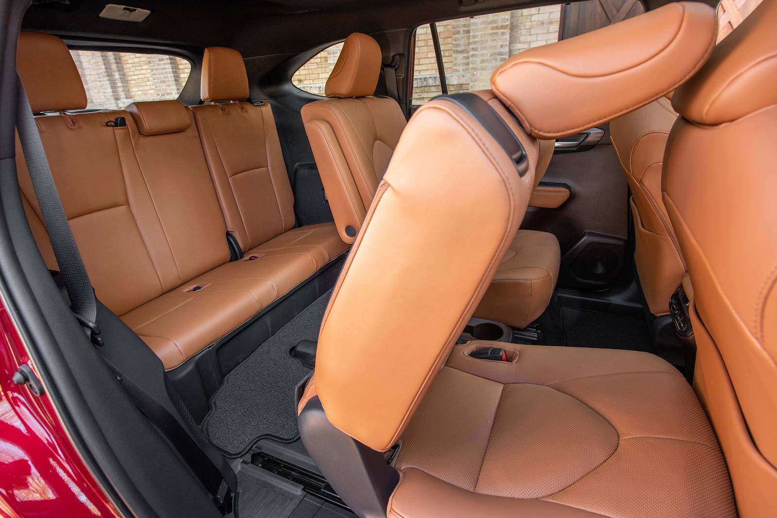 2025 Toyota Highlander interior RI