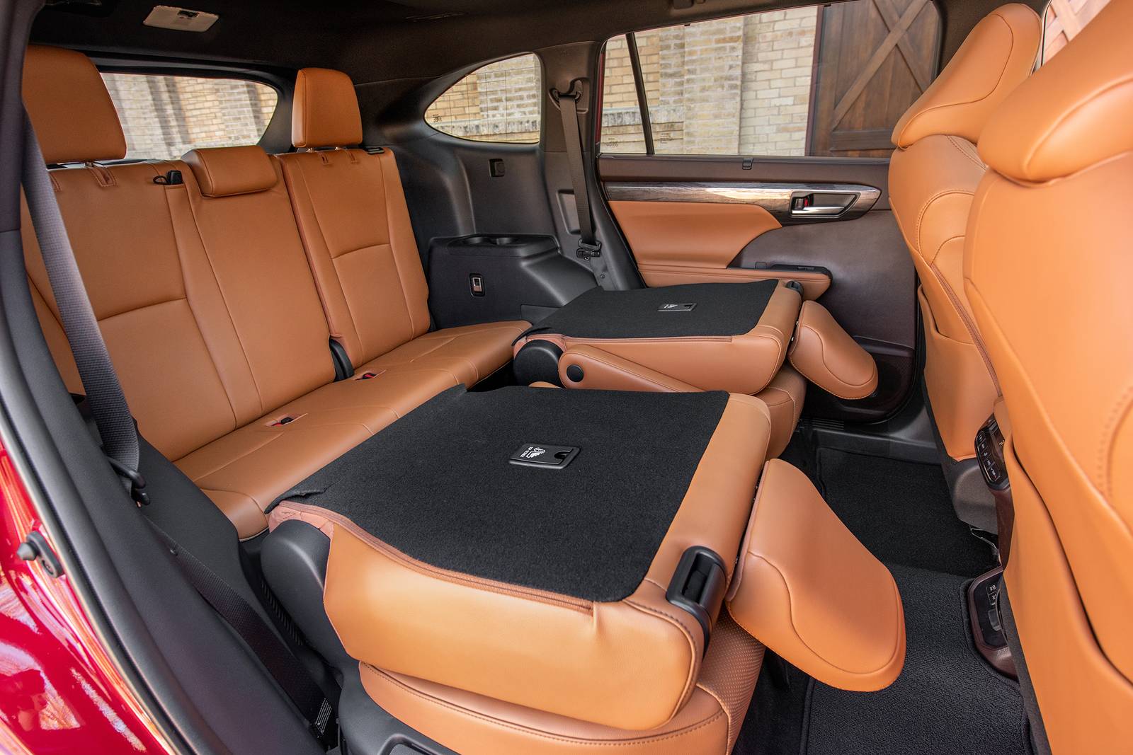 2025 Toyota Highlander interior RSD