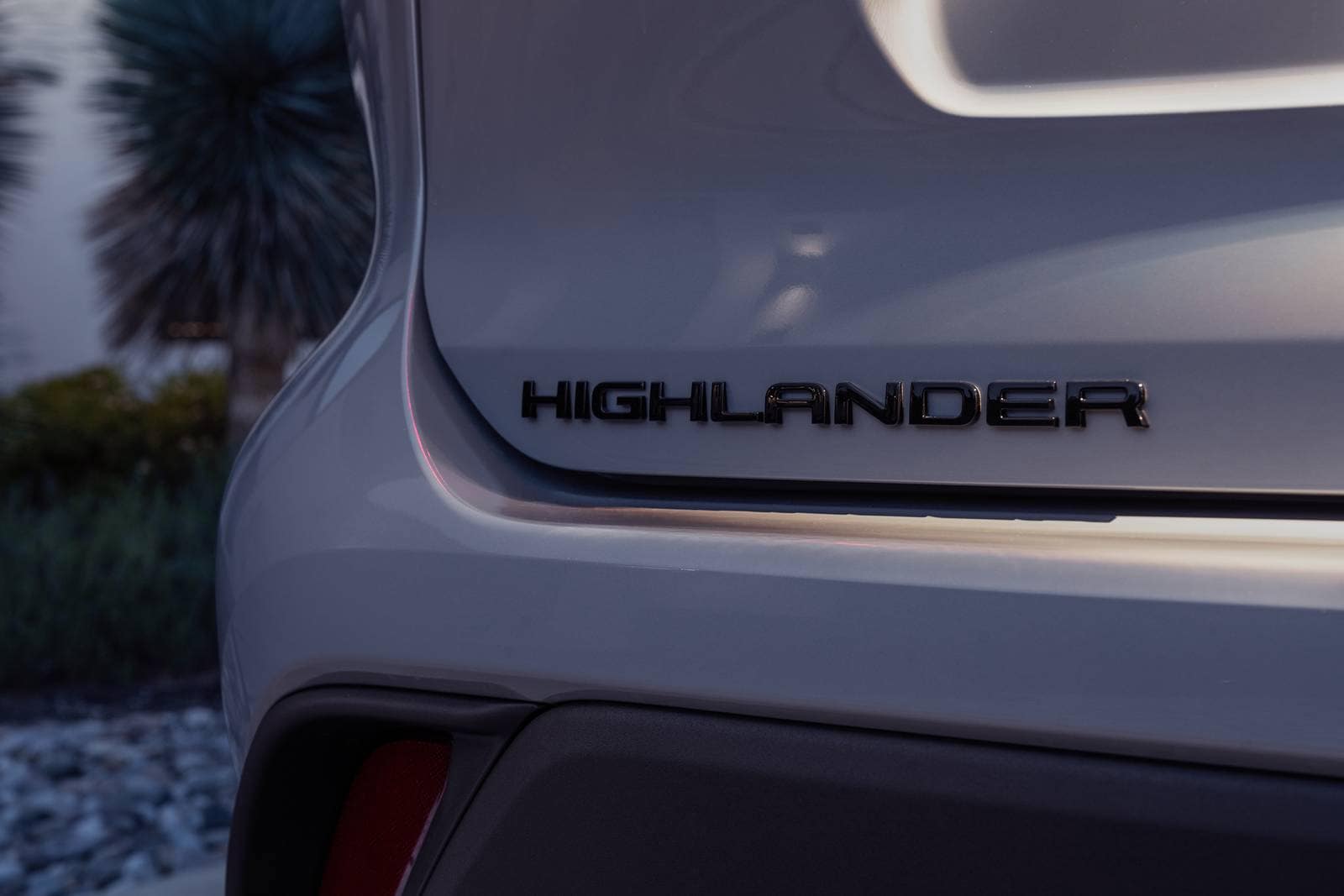 2025 Toyota Highlander exterior RBDG