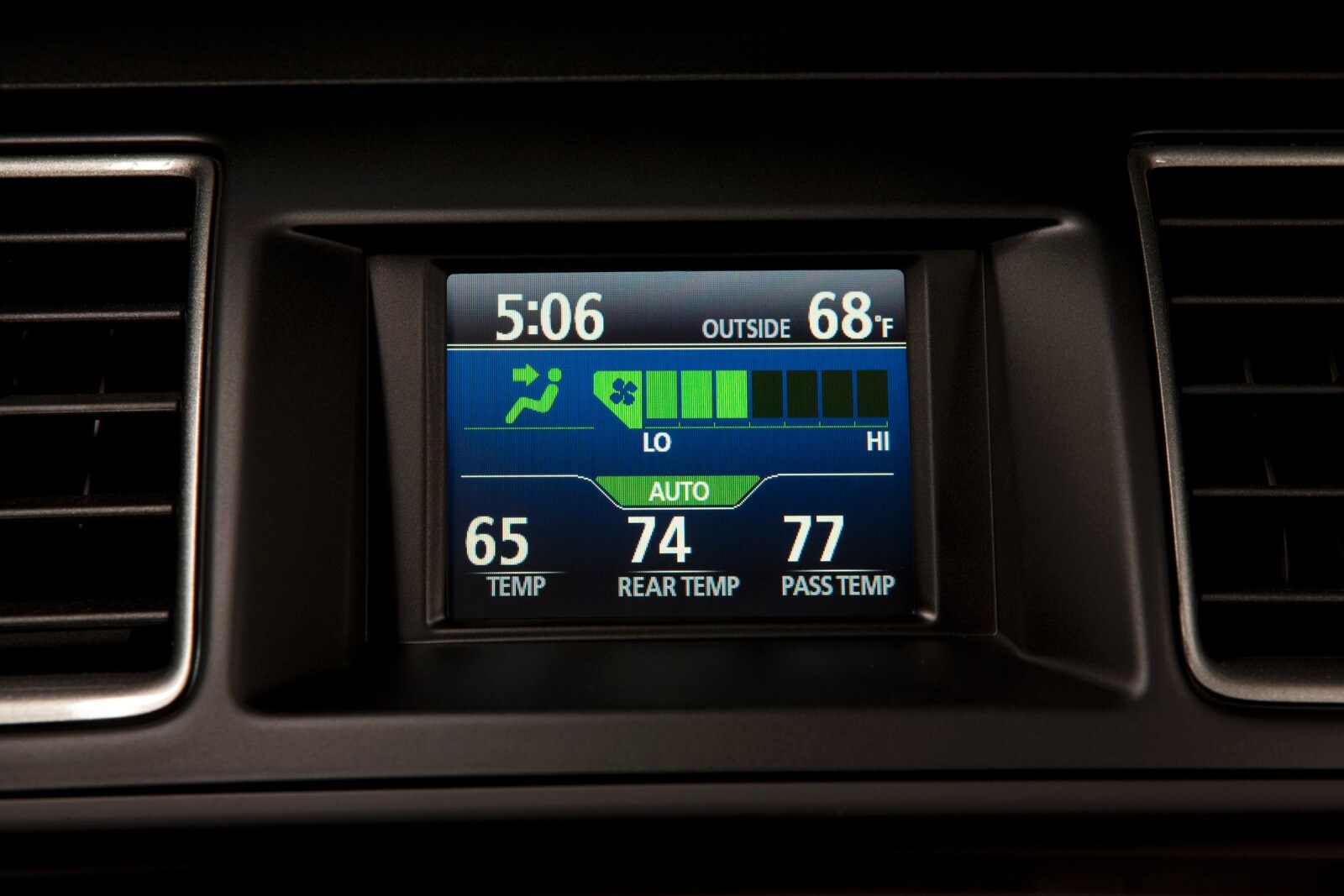 2013 Toyota Highlander front safety DETAIL