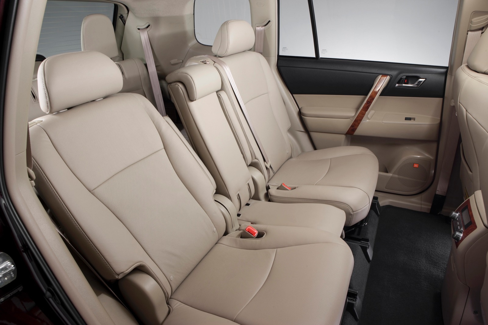 2013 Toyota Highlander interior RI