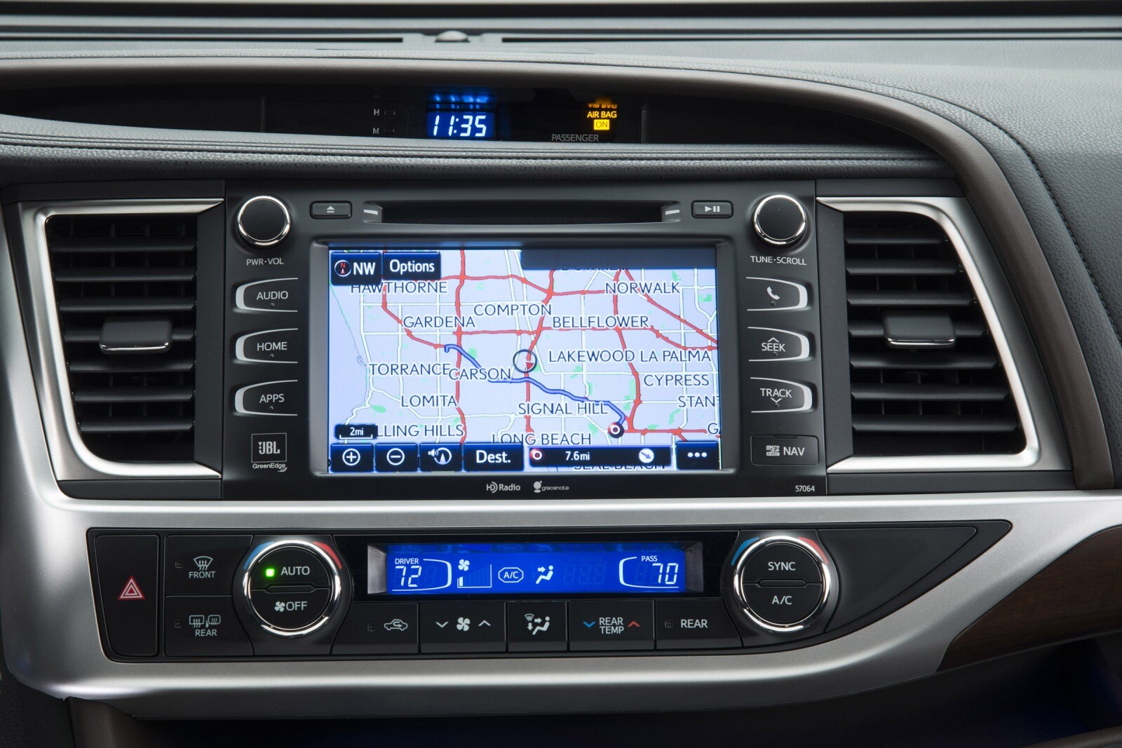 2015 Toyota Highlander interior NAVSYS