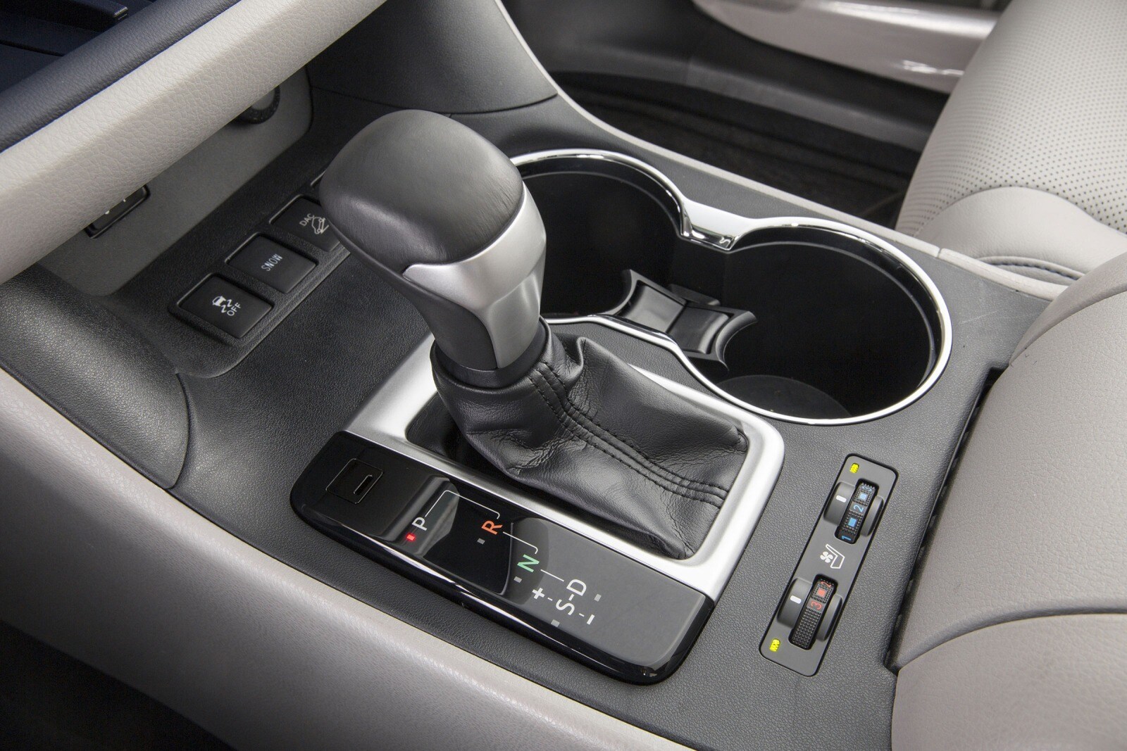 2015 Toyota Highlander interior SHF