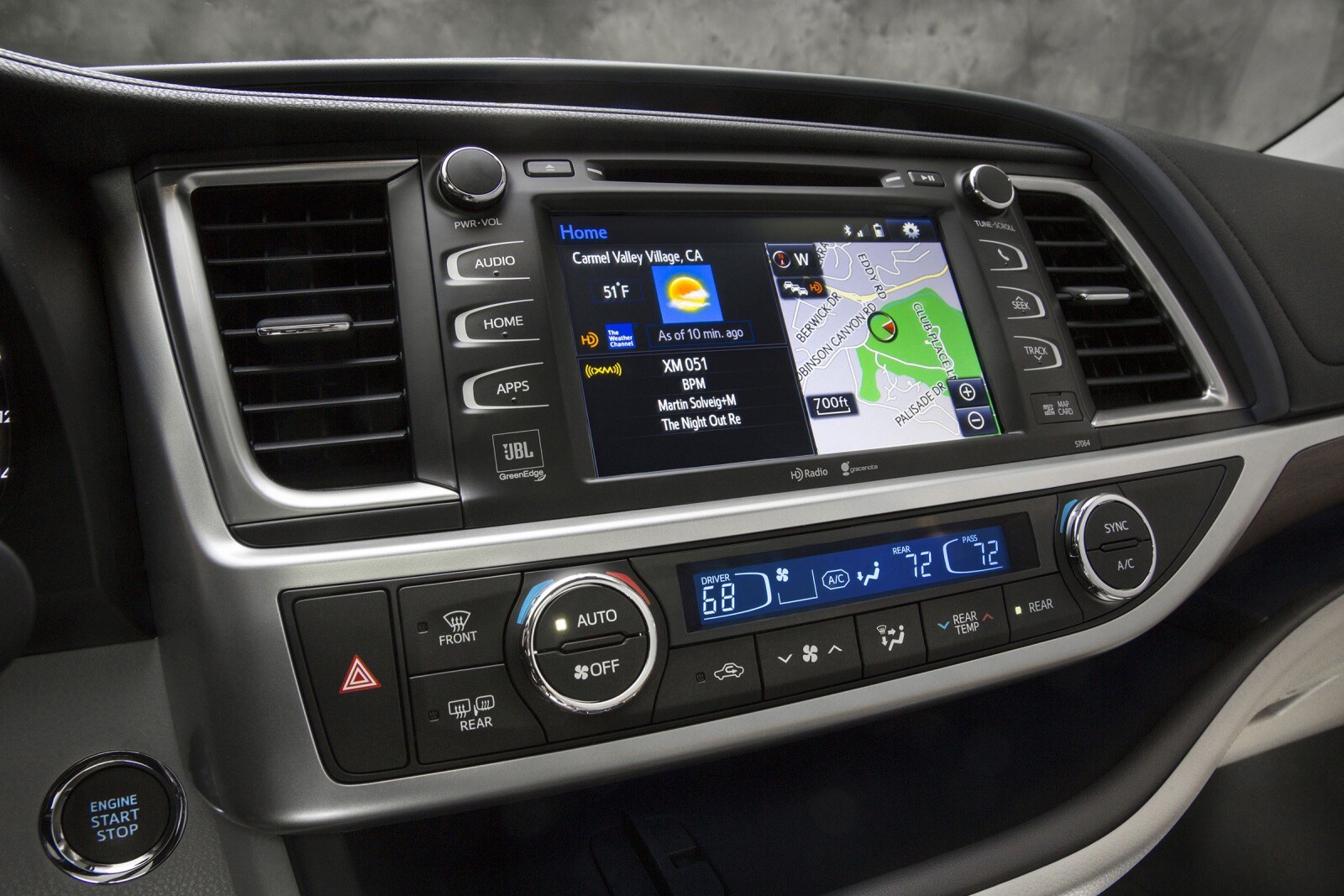 2016 Toyota Highlander interior CC