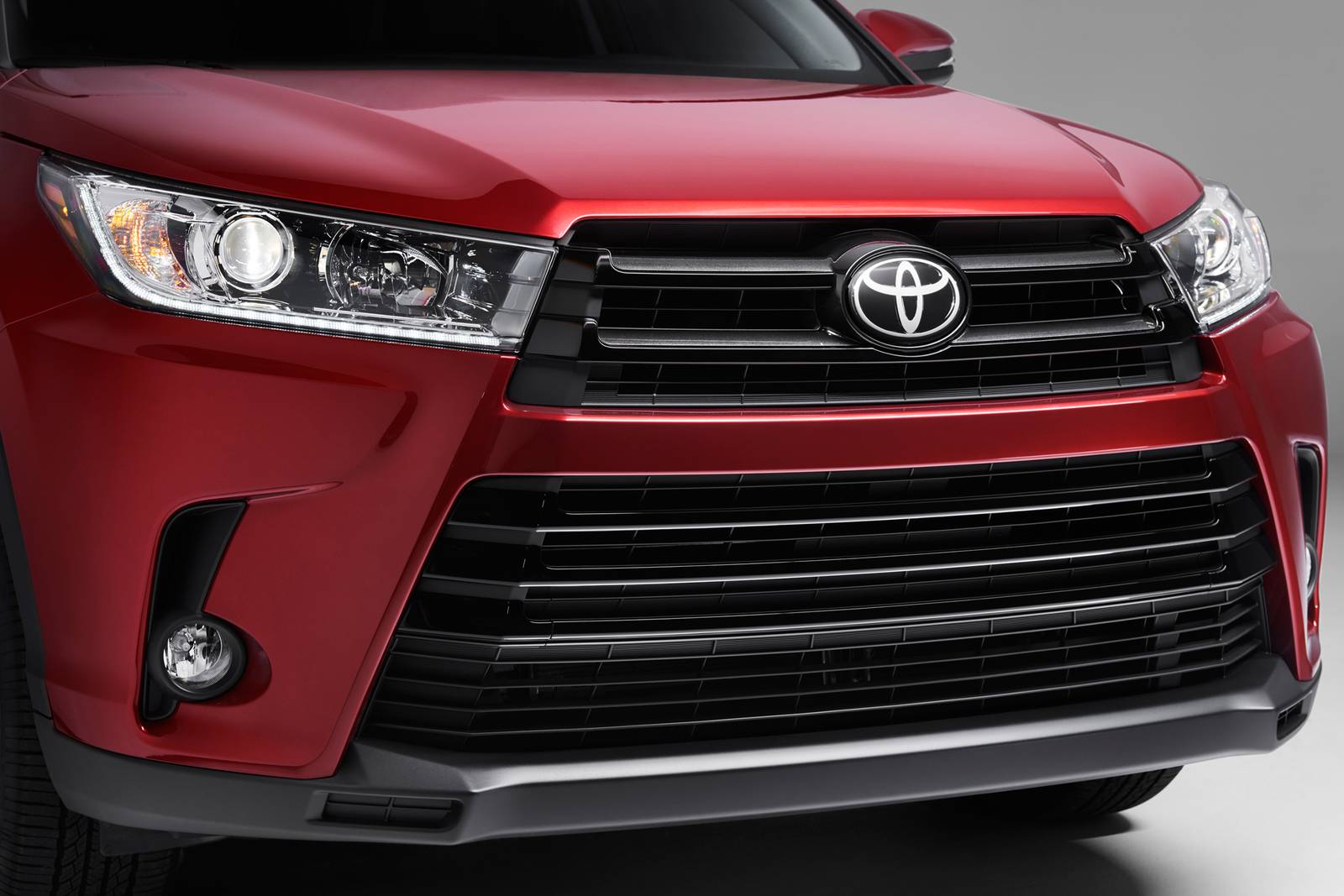 2017 Toyota Highlander front safety EDETAIL