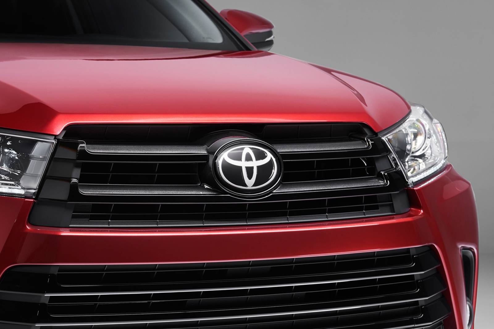 2017 Toyota Highlander exterior FBDG