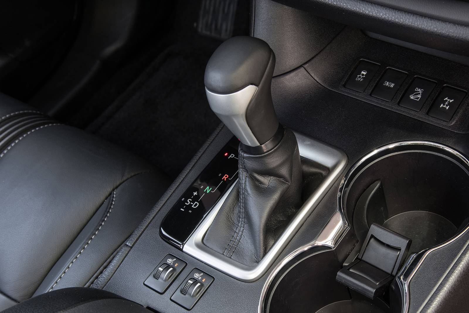 2017 Toyota Highlander interior SHF