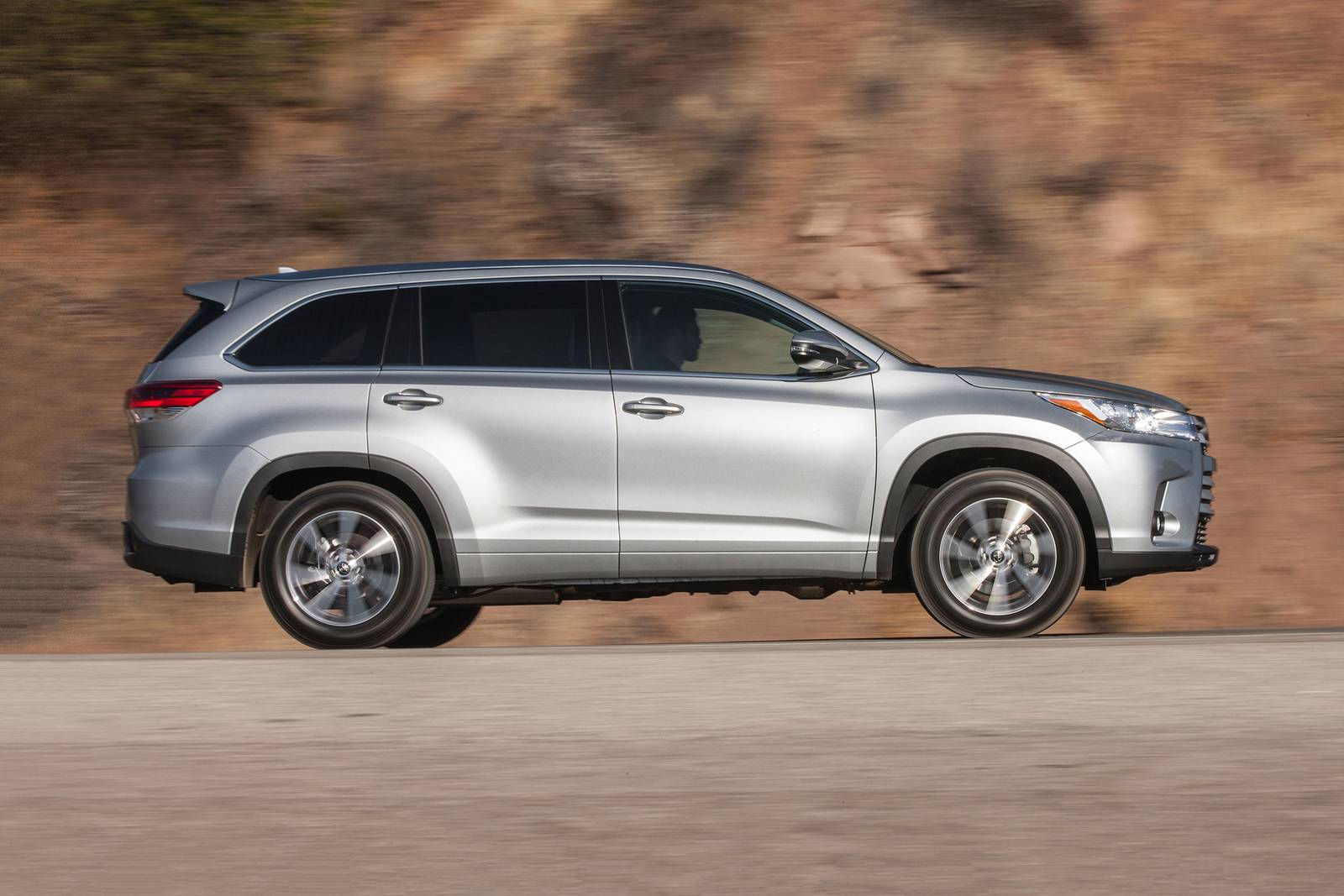 2017 Toyota Highlander exterior FQ