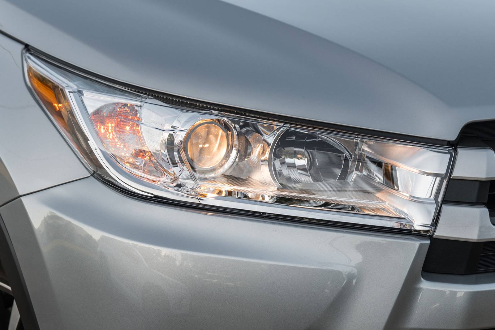2017 Toyota Highlander exterior EDETAIL
