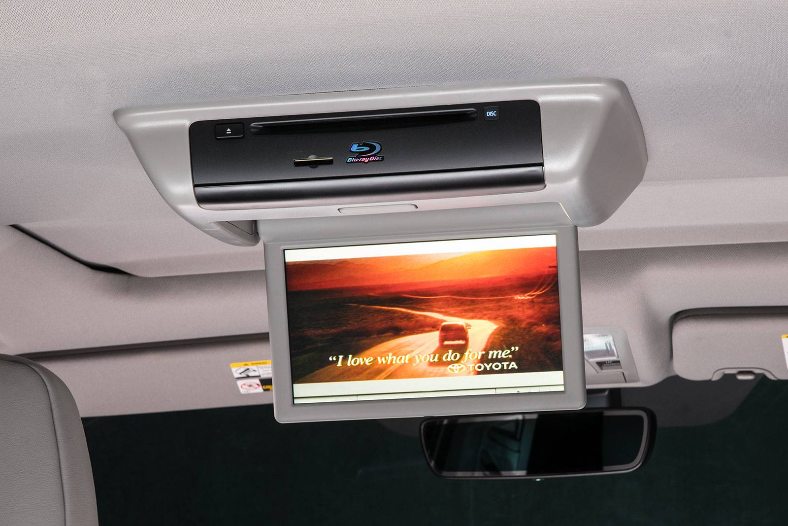 2017 Toyota Highlander front safety DETAIL