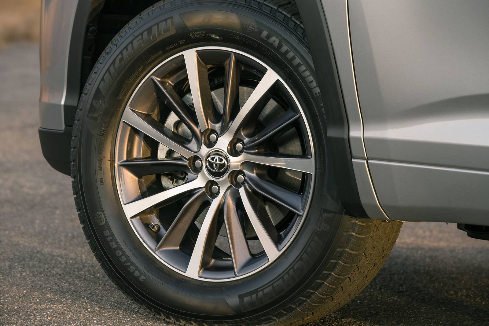 2017 Toyota Highlander exterior W