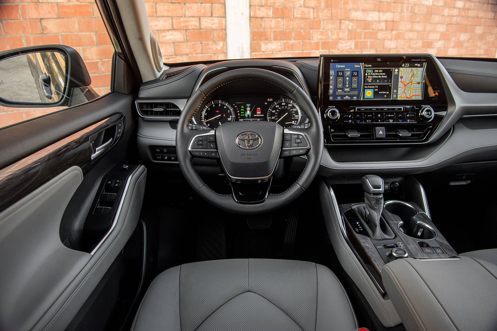 2020 Toyota Highlander interior SWD