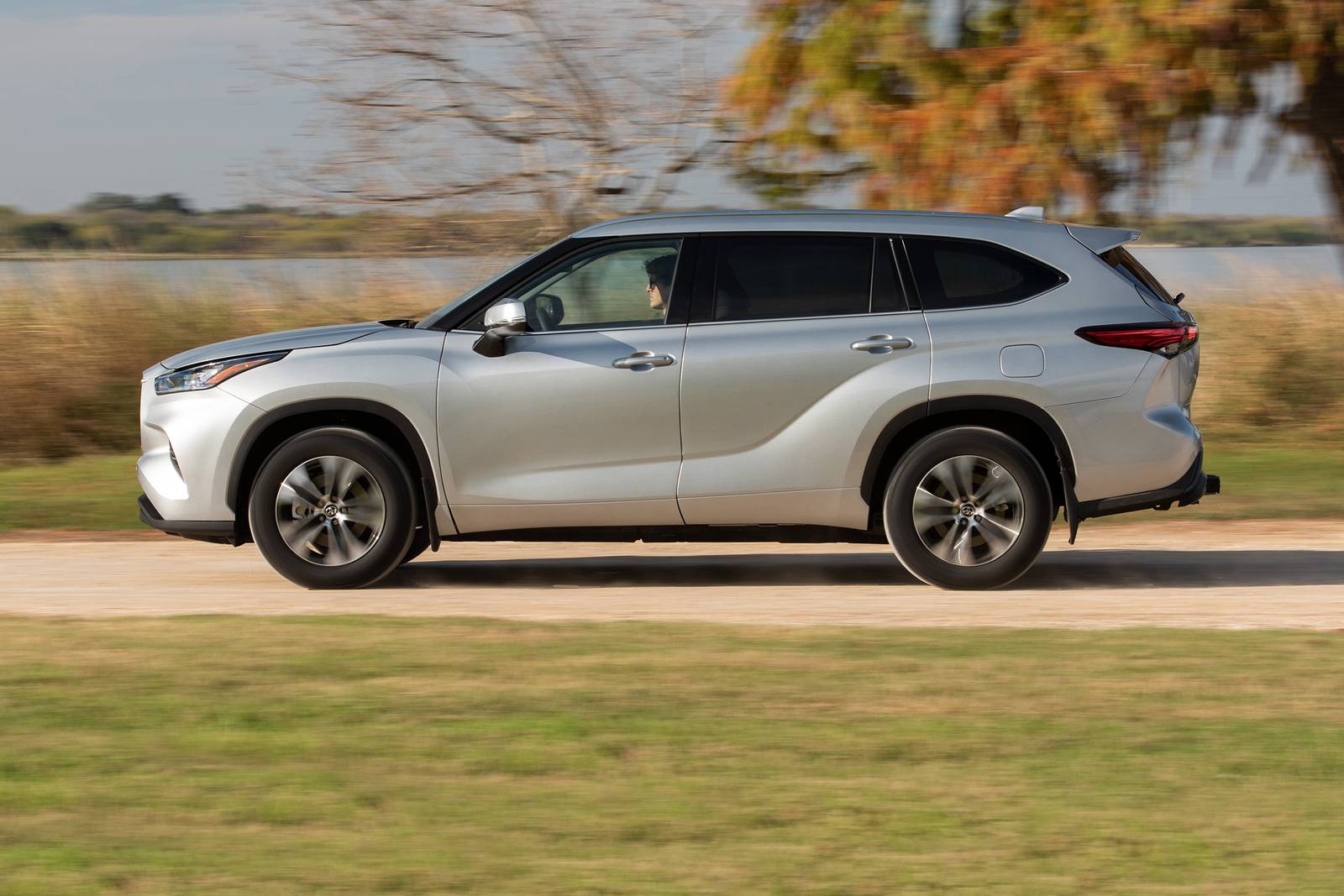 2020 Toyota Highlander exterior S