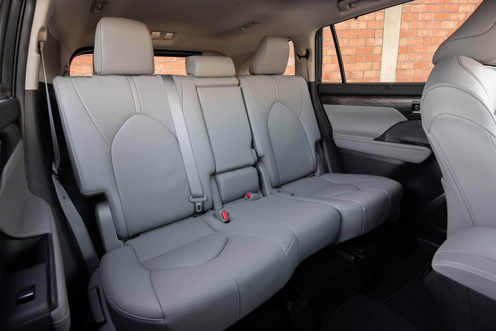 2021 Toyota Highlander interior RI