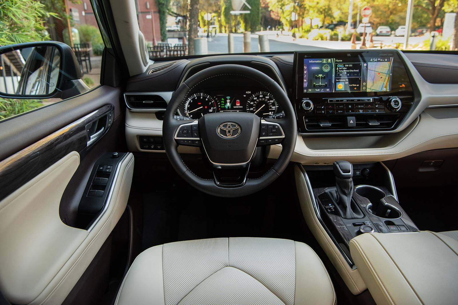 2021 Toyota Highlander interior SWD
