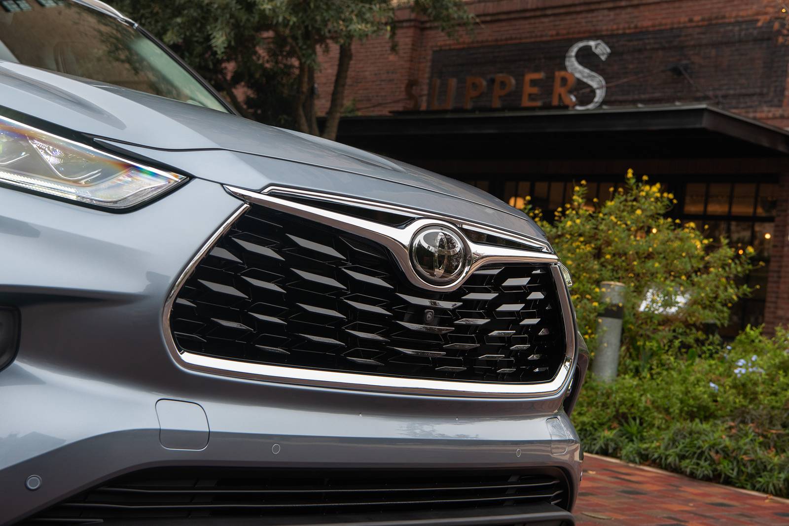 2023 Toyota Highlander exterior FBDG