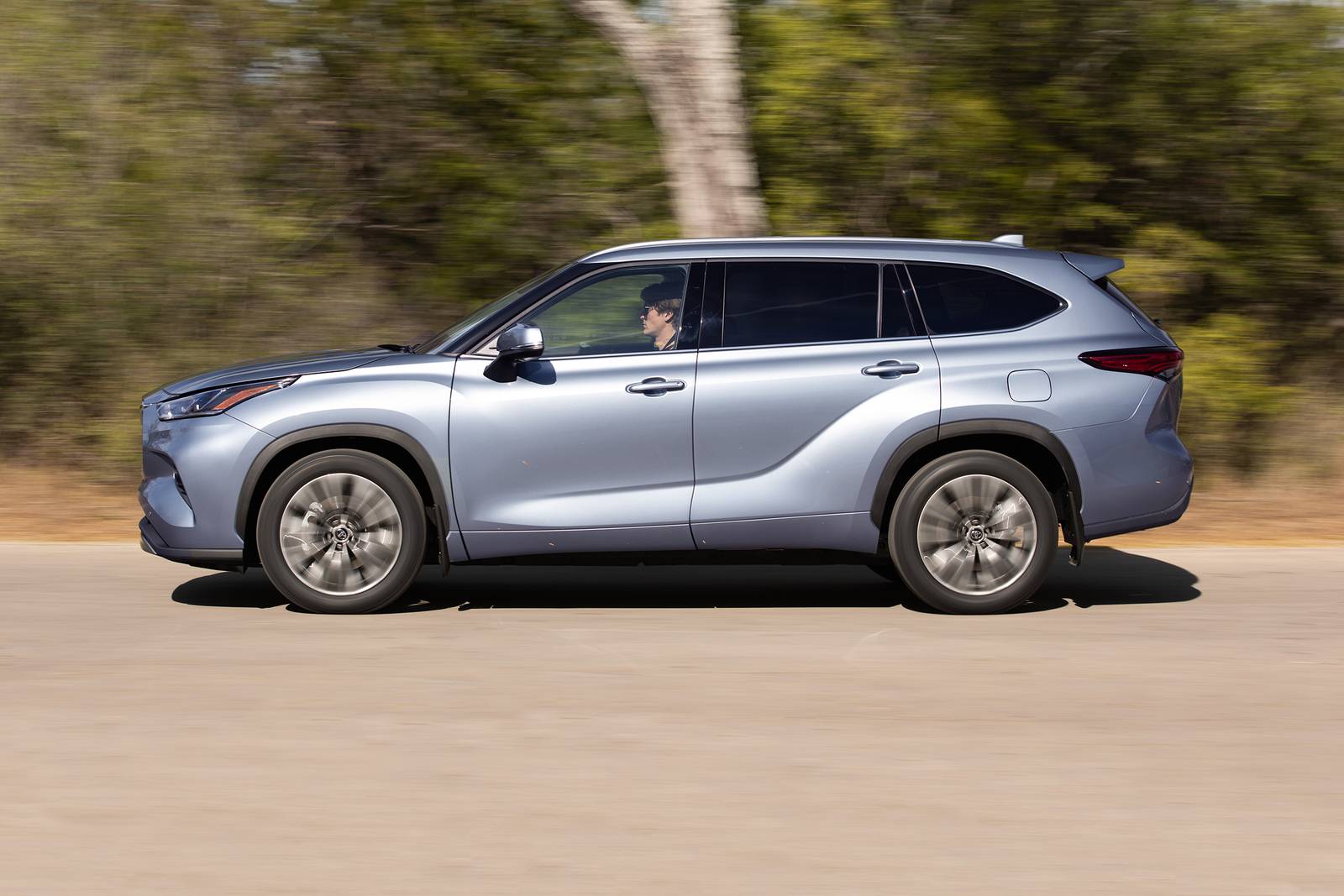 2023 Toyota Highlander exterior S