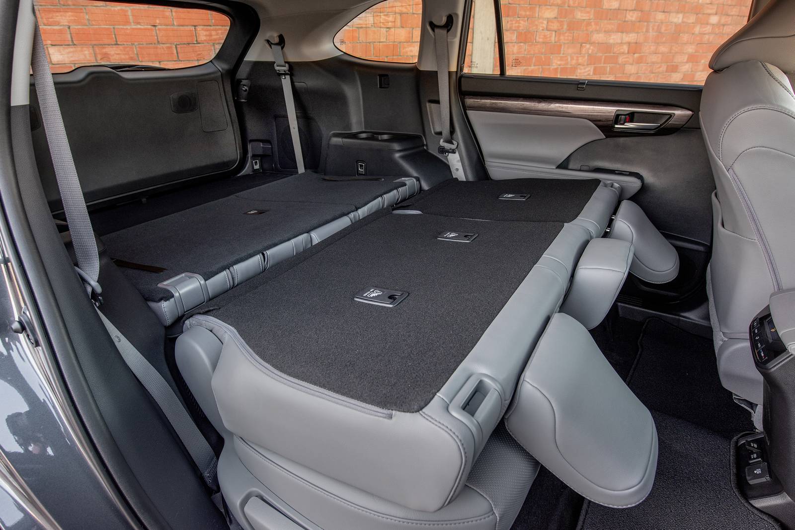 2023 Toyota Highlander interior RSD