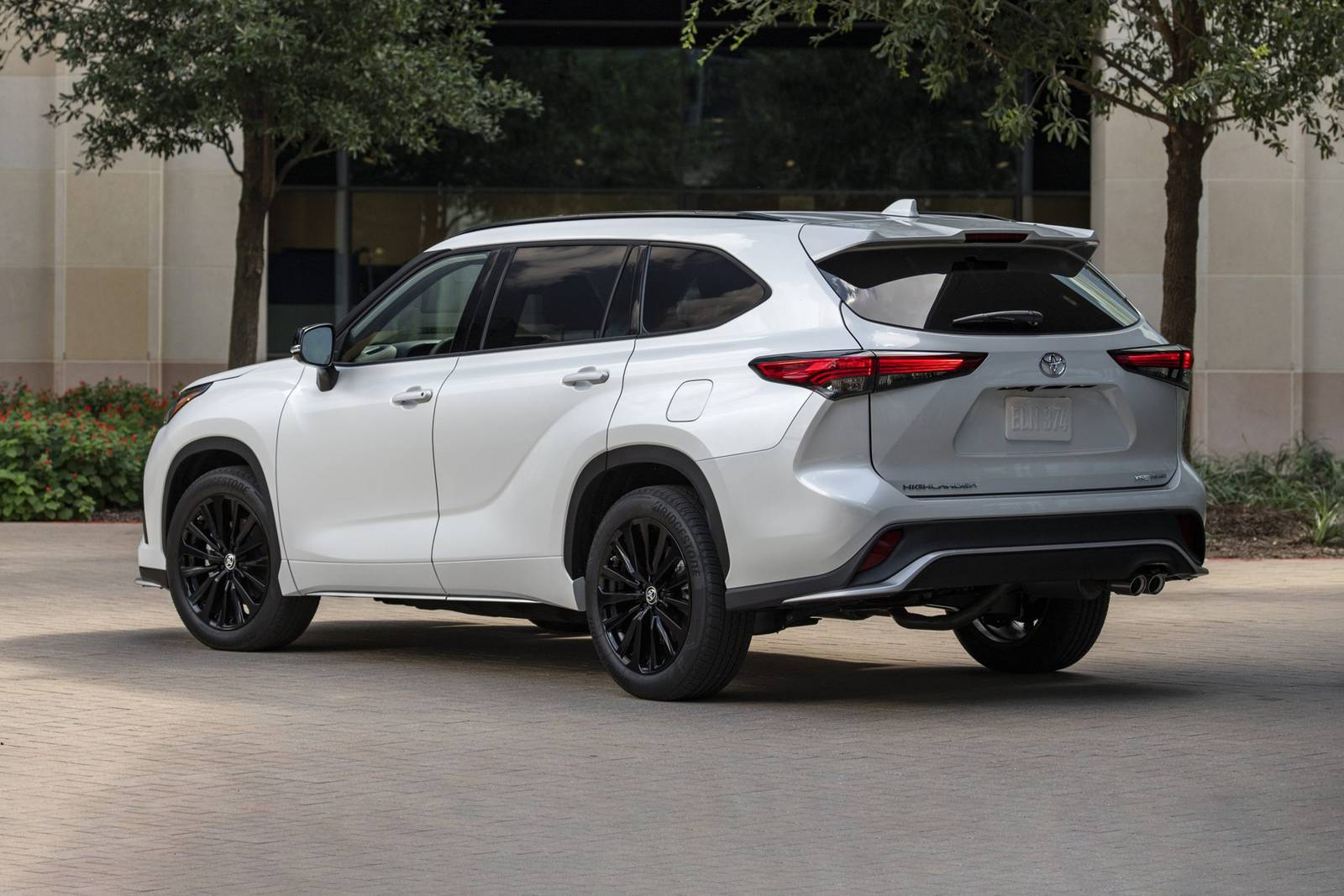 2023 Toyota Highlander exterior F