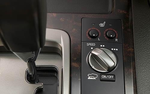 2009 Toyota Land Cruiser interior DETAIL